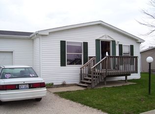 758 Mallard Cir #B, Sandwich, IL 60548