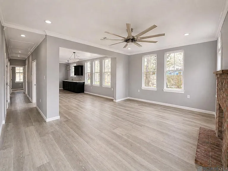 4809 Longfellow Dr — Photo 5