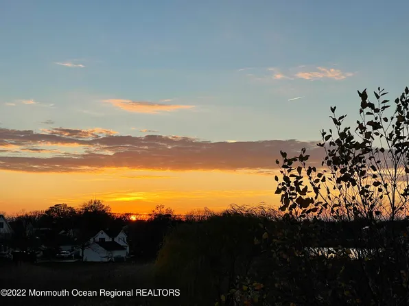 3 Winhar Place, Monmouth Beach, NJ 07750