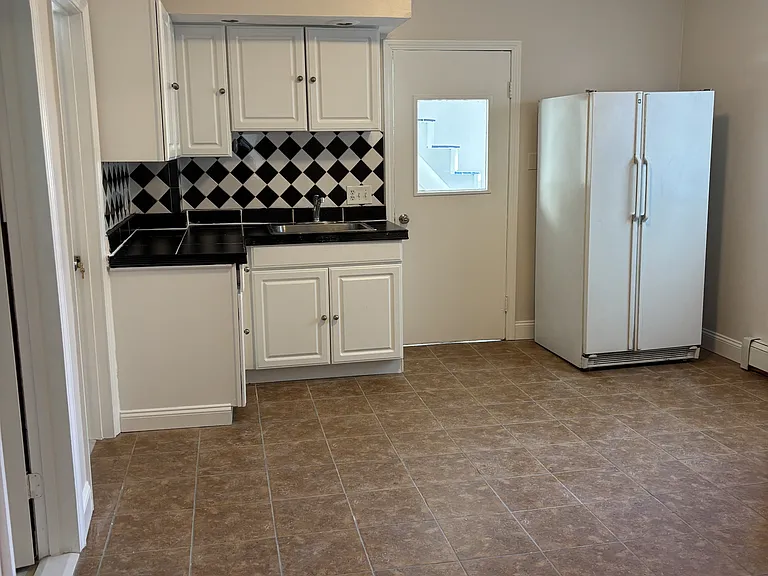38 Hunting St #1 — Photo 3
