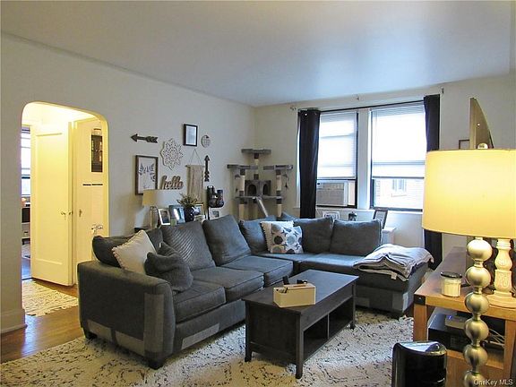 4th image of 7 Greenridge Ave APT 6B