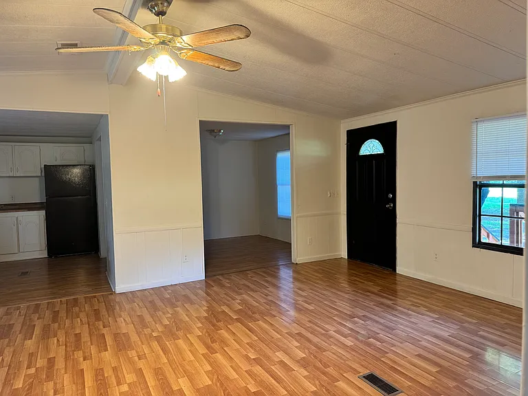 196 Griffin Rd — Photo 9