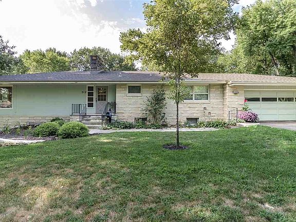 2nd image of 717 Crestview Dr