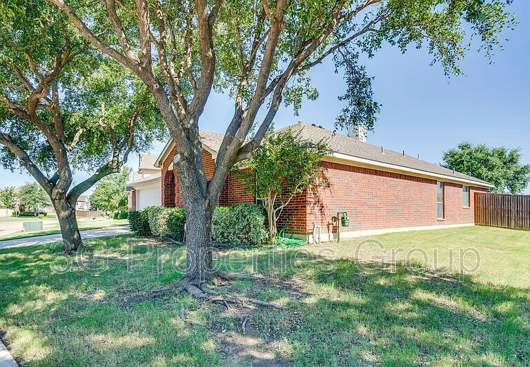 5208 Brookside Dr — Photo 4