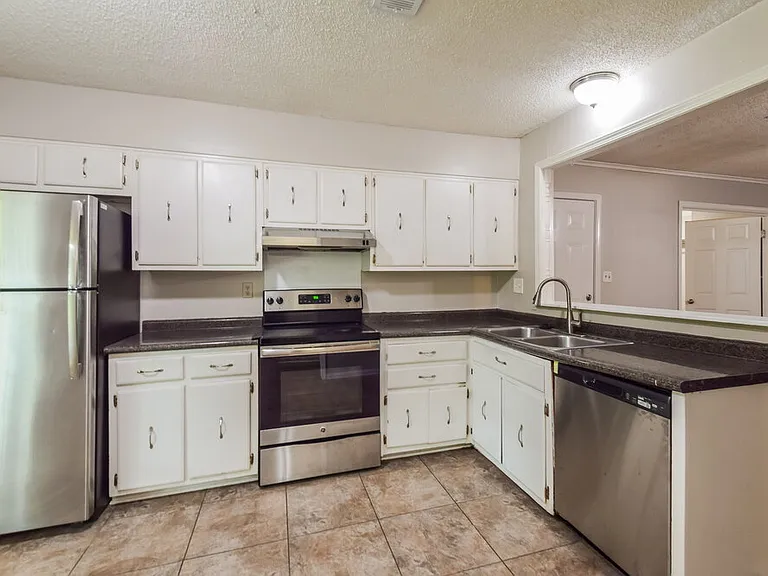 863 Hackberry Dr — Photo 9