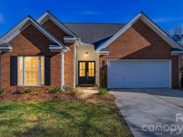 1004 Mortlock Ct, Indian Trail, NC 28079