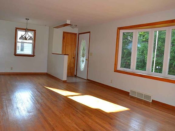 Living Room with hardwood
