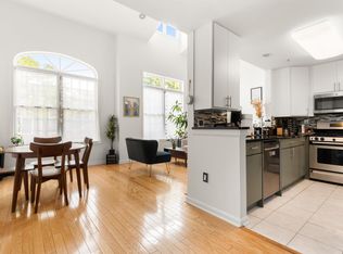 122 Abbie Ct, West New York, NJ 07093