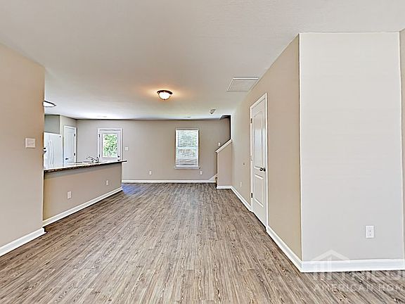 4th image of 3216 Dizzy Dean Dr