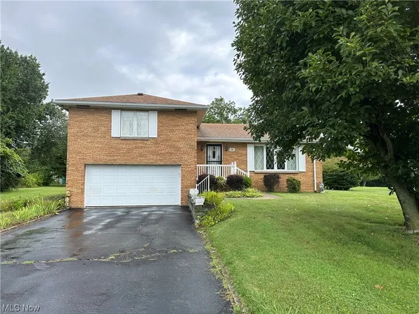 582 Lovers Ln, Steubenville, OH 43953