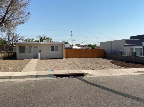 1612 Gerald Ave SE, Albuquerque, NM 87106