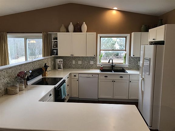2nd image of 04940 Castleview Dr