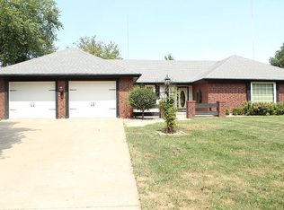 3519 Emerald Ln, Country Club, MO 64506