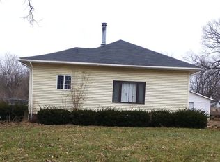 105 Foulk St, Alvin, IL 61811