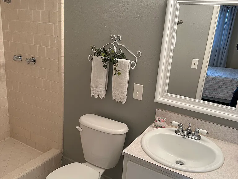 1720 N Navajo Dr — Photo 5