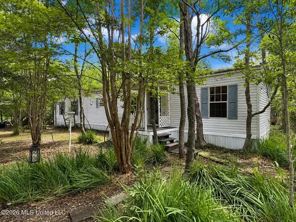 18572 Palmer Creek Dr, Saucier, MS 39574