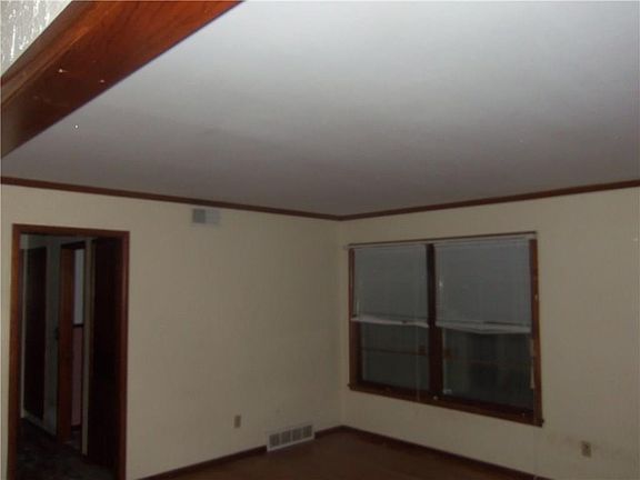 4th image of 4412 S Lee Ave