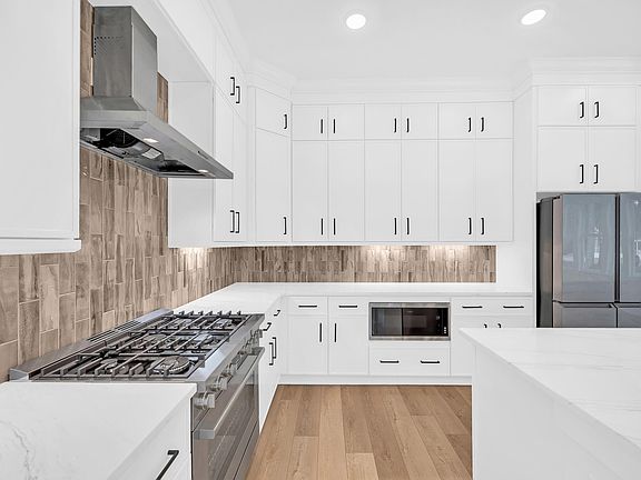 4th image of 255 Madison Dr