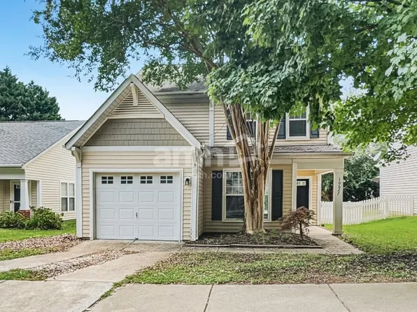 10627 Secret Garden Ln, Charlotte, NC 28214