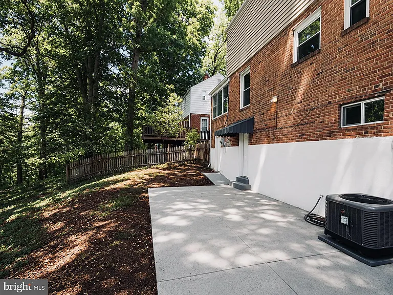 2500 Lake Ave — Photo 23