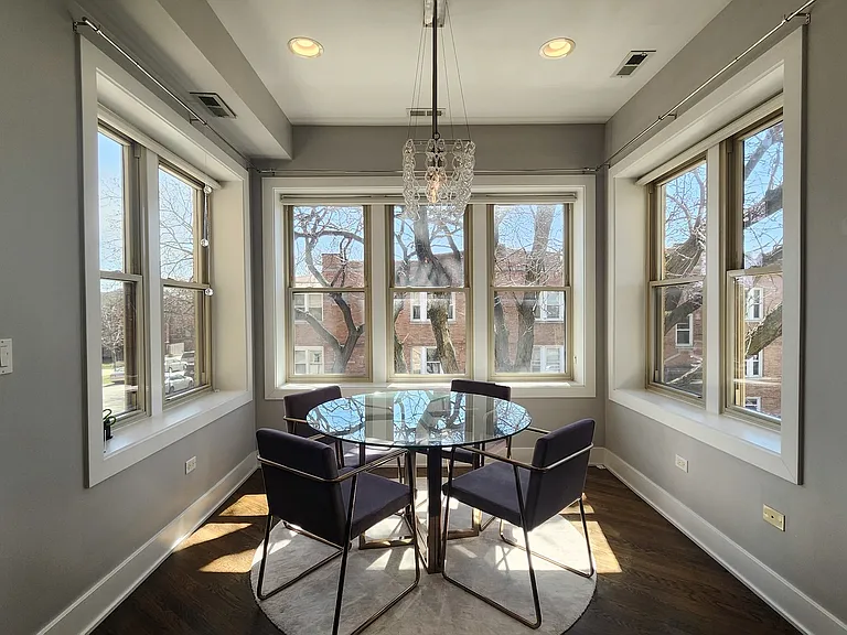 3900 W Cornelia Ave #2W — Photo 6