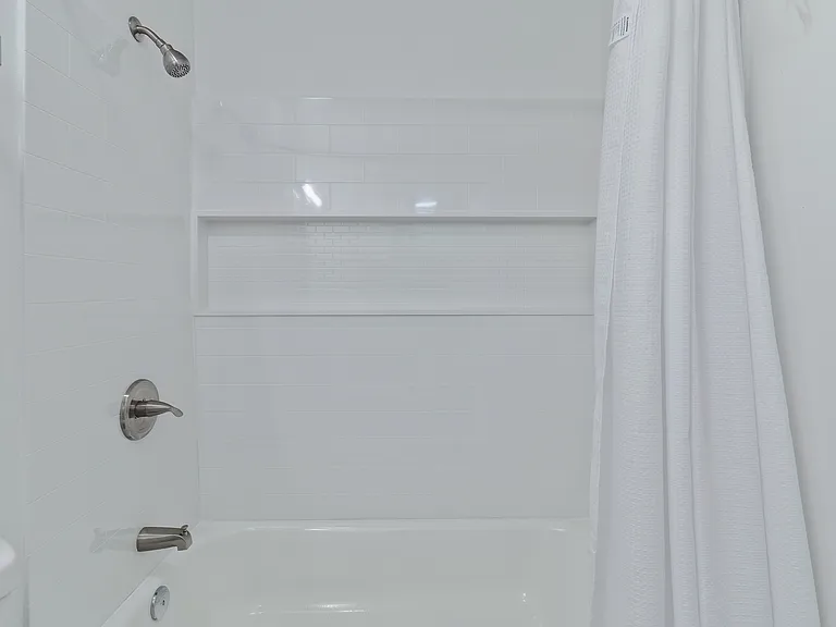 Emerald Cove East — Photo 4
