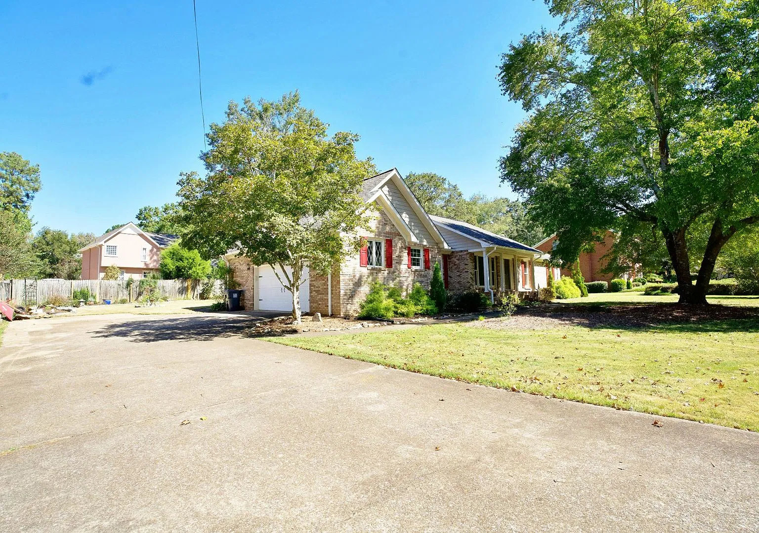 Large house in quiet Neighborhood. — Photo 2