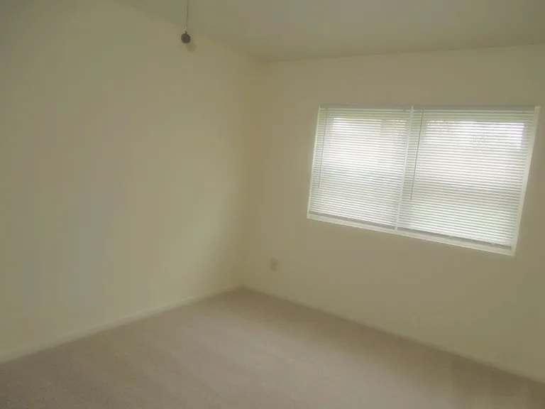 120-1 Washington St NE #B2 — Photo 5