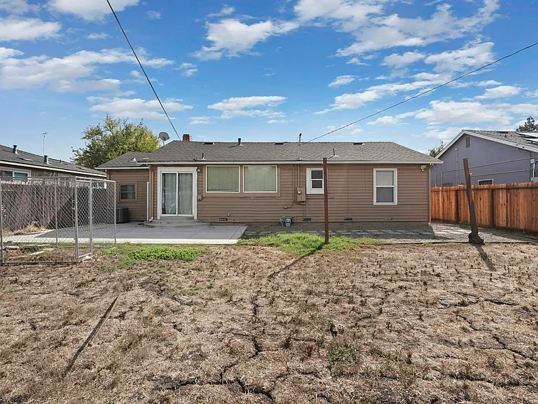 451 Marengo Ave — Photo 29
