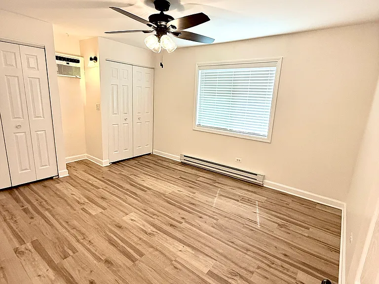 11810 S Komensky Ave #103 — Photo 7