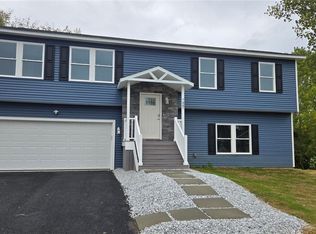 7887 Marina Dr, Bridgeport, NY 13030