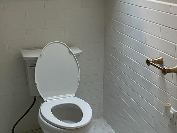 4th image of 61 Park Pl Unit D