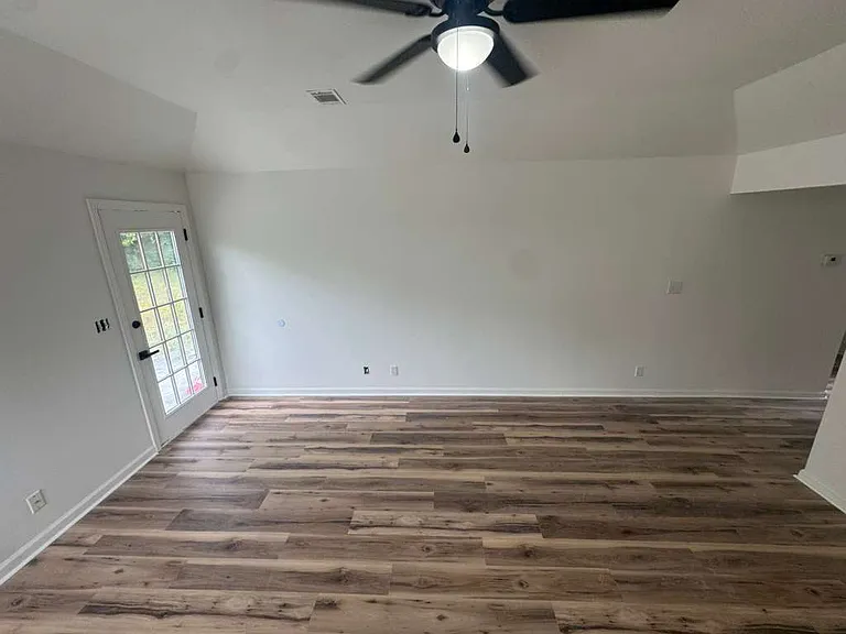 1225 Sardis Ln — Photo 5