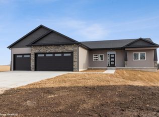 5024 Cherrywood Ln, Winterset, IA 50273