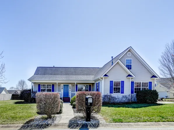 203 Essex Pl, Arden, NC 28704