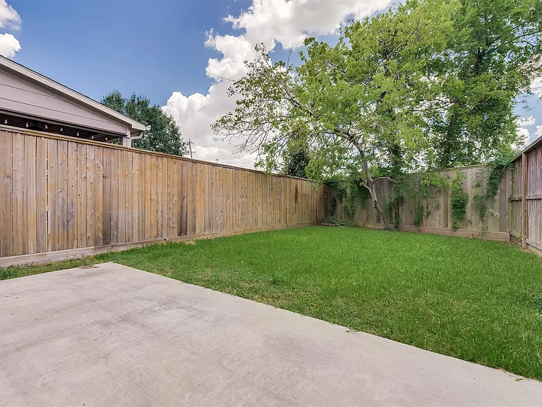 5807 Larkin St — Photo 13