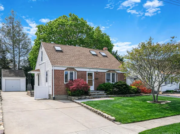 26 Bogart Street, Huntington Station, NY 11746