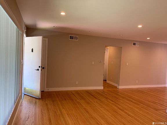 4th image of 2065 Oakwood Dr