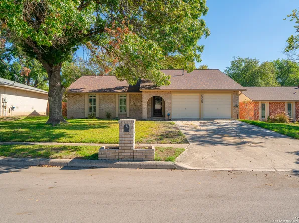 7338 CROWNPIECE ST, San Antonio, TX 78240