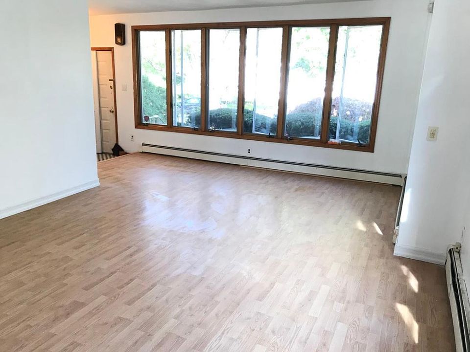 1st image of 144 Cromwell Ave