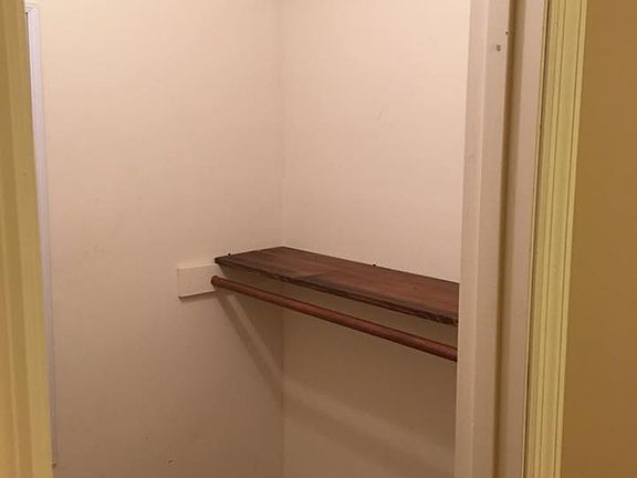 5th image of 907 Hillwood Dr APT A