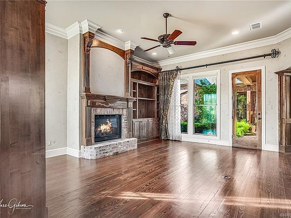 5th image of 107 Calais Ct
