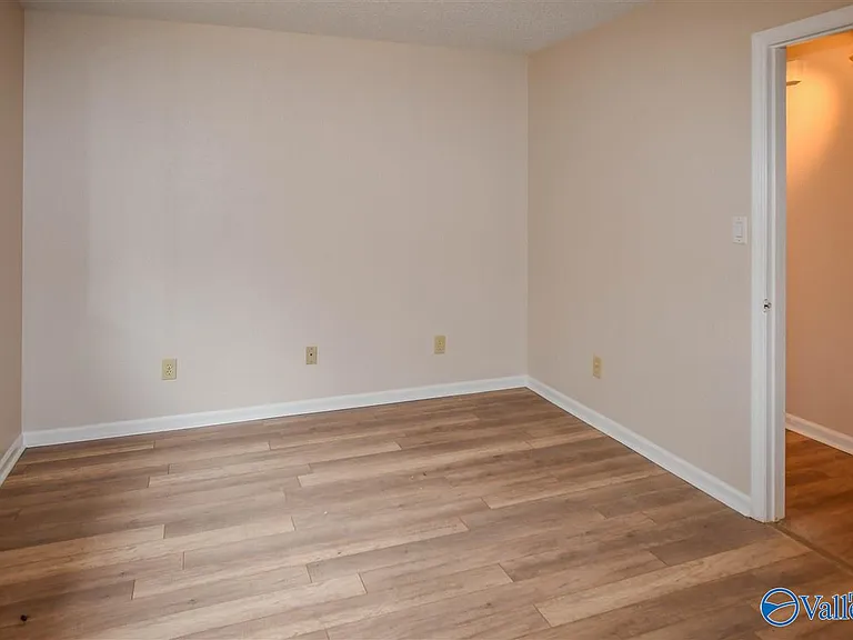 106 Vistawood Ct — Photo 12