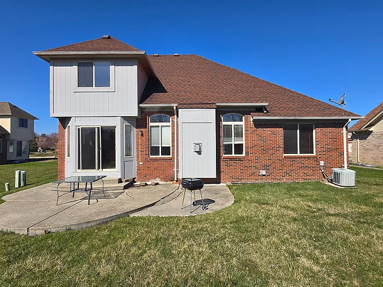 42510 Pinehurst Dr — Photo 24