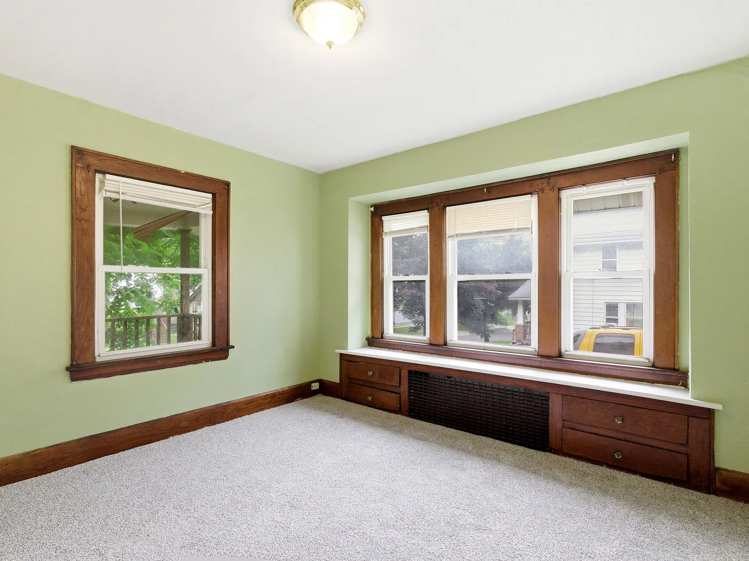 3 bed, 1004 sqft, $1,200 — Photo 4