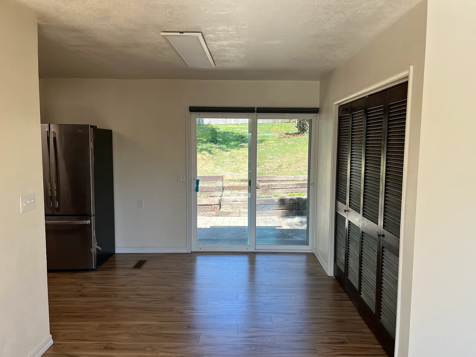 2 bed, 1000 sqft, $1,500 — Photo 4