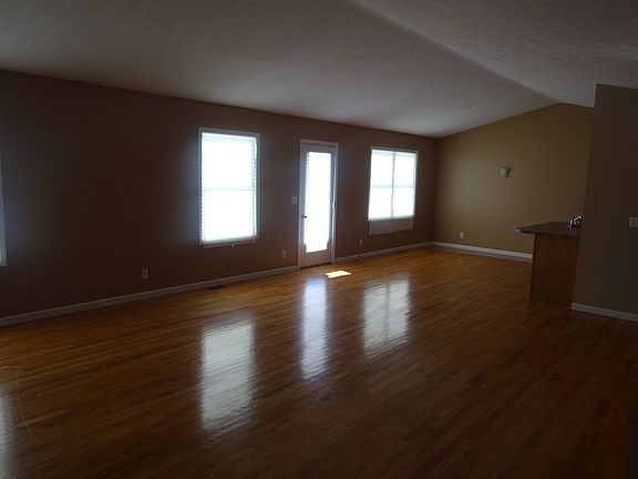 livingroom and brakfast