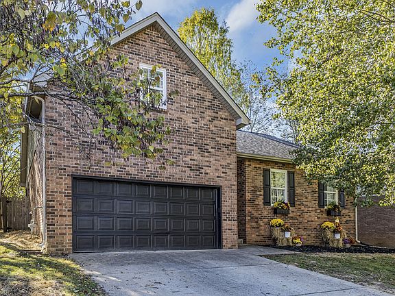 2nd image of 6916 Somerset Farms Cir