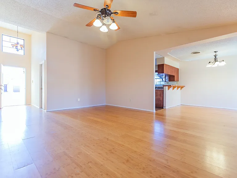 701 Venus Ave — Photo 22