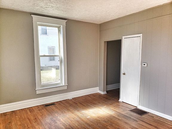 3rd image of 205 E 12th St Lot 1